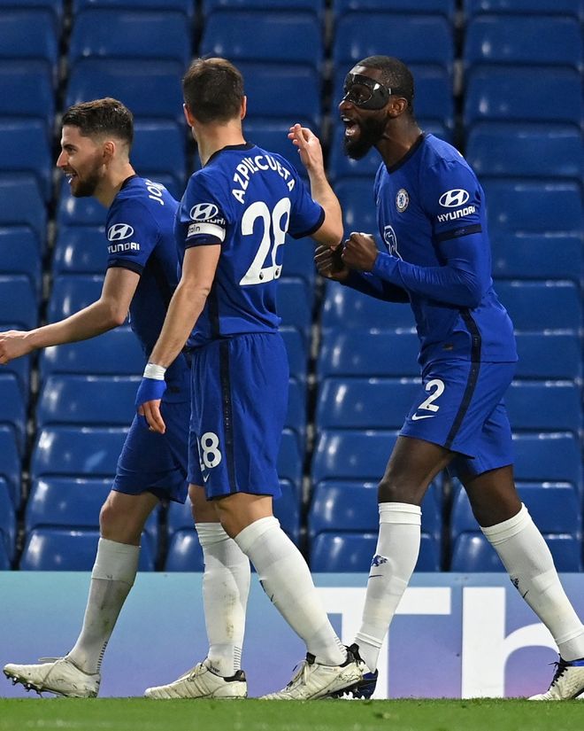 曼联比赛真的太有意思了，虽然这球很丑陋，但你就说进没进吧