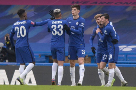 今年的欧冠就看到这！2025年欧冠全部比赛战罢，明年1月重启