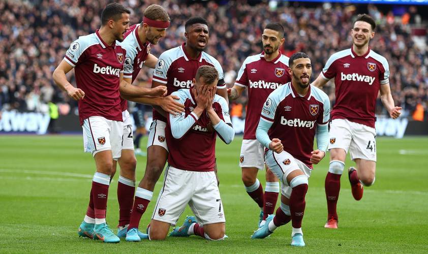 利物浦确认不放走萨拉赫，他将继续留在球队，尽管表现不佳。