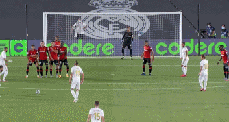 利物浦萨拉赫末段进球险胜热刺